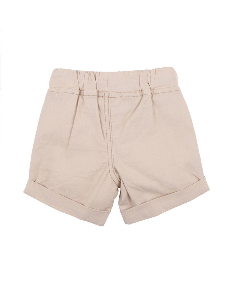 These practical almond cotton blend canvas shorts feature an elasticised waist with drawcord, side front pockets and rolled cuffs